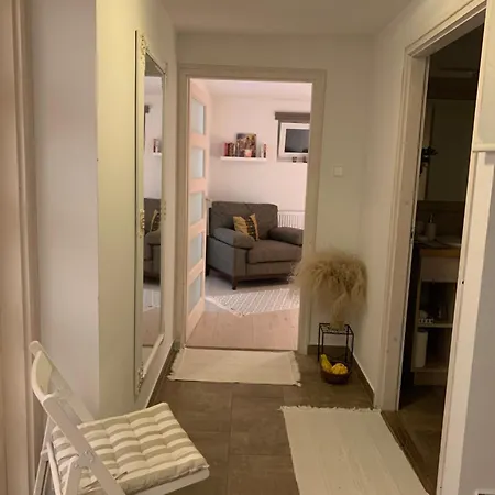 Apartament Pommedi *